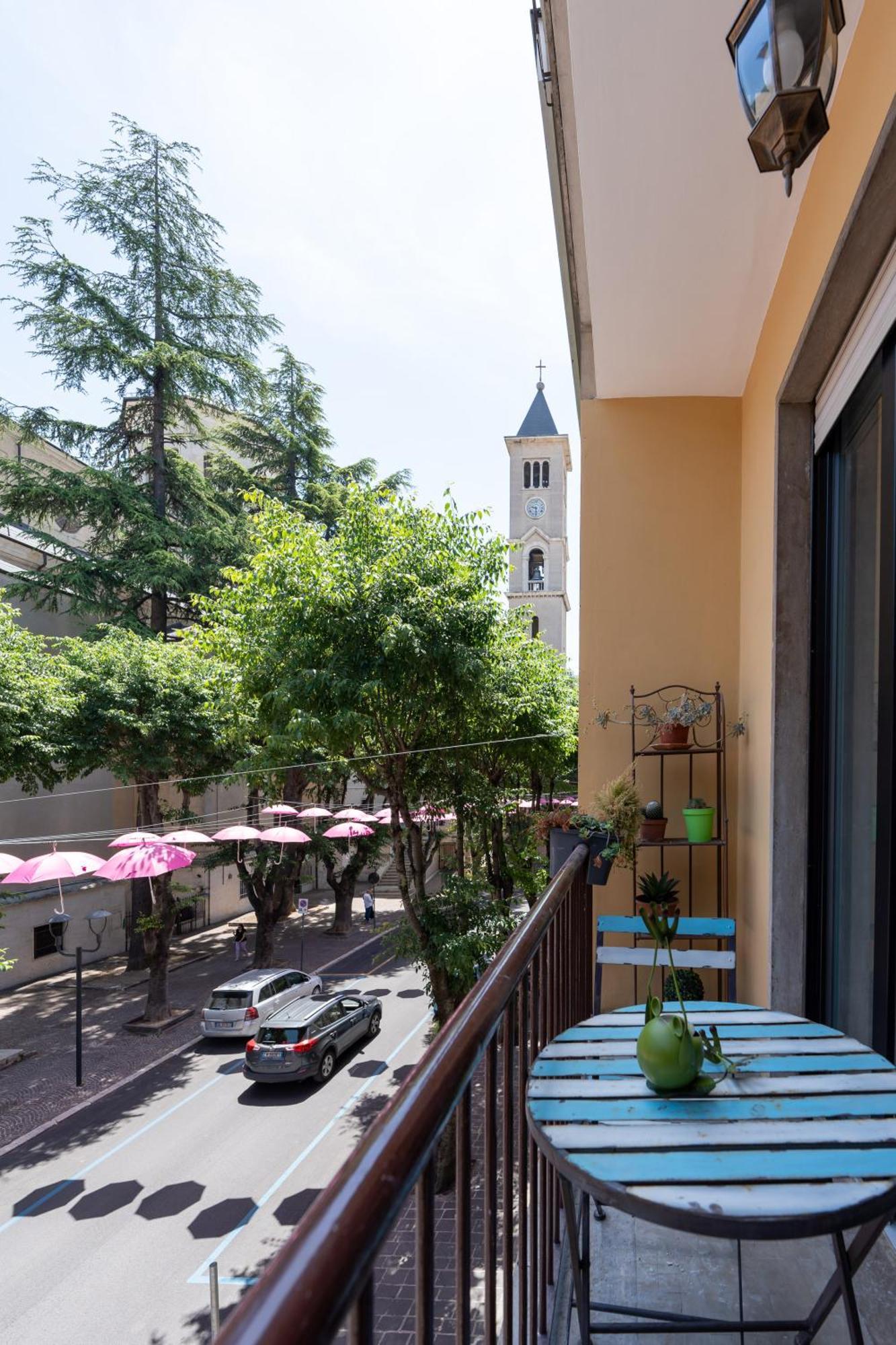 شقة L'Affaccio Sulla Piazza أفيتسانو المظهر الخارجي الصورة